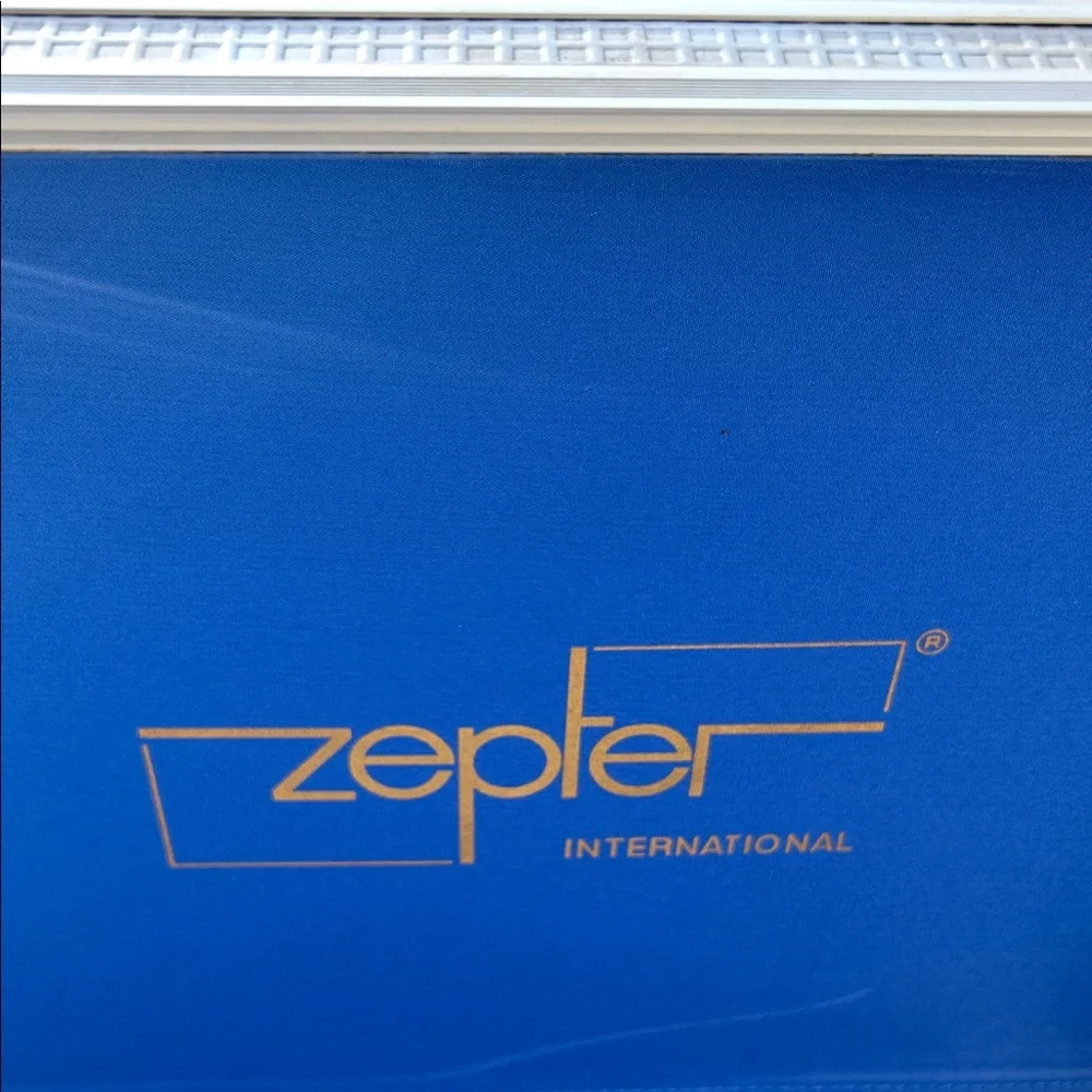 Zepter International Silver and Blue Case
